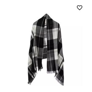 Cedarwood Threads Clothing Co.
Black & White Plaid Fringed Blanket Wrap